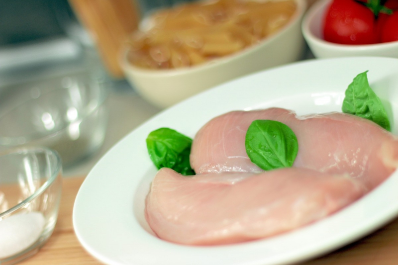 boucherie-VILLECROZE-min_turkey_hen_meat_raw_pink_chicken_ingredient_cooking_uncooked-1087266